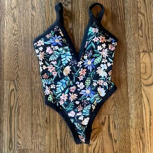 Beach Joy One Piece Swimsuit Size Small